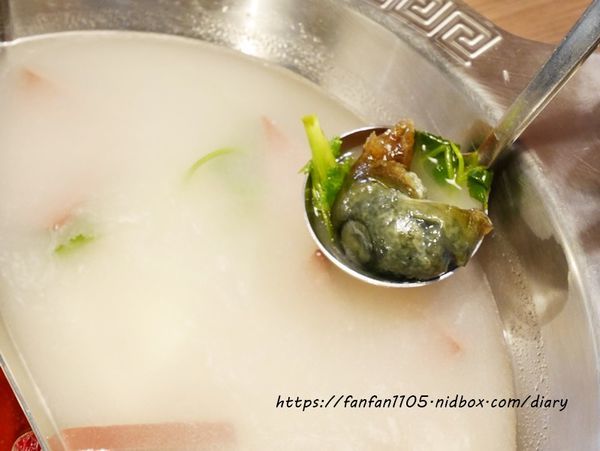 【內湖麻辣鍋】川老爺麻辣鍋 #四川料 #川菜 #麻辣鍋 #皮蛋牛骨鍋 #鍋底白飯無限供應 (21).JPG