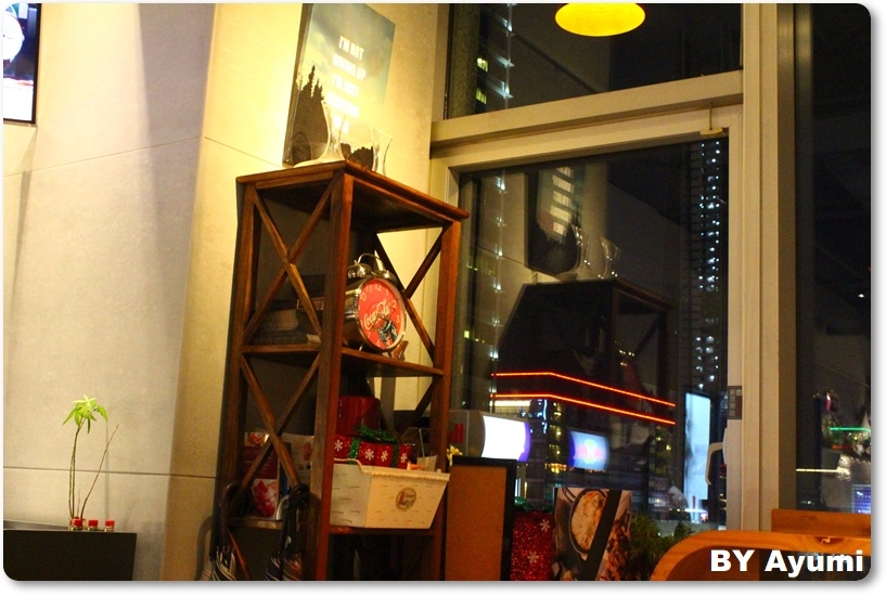 FREAKS Café & Bistro 癮客餐酒館(誠品信義店)：『愛評體驗團』FREAKS Café & Bistro 癮客餐酒館 / 誠品信義店