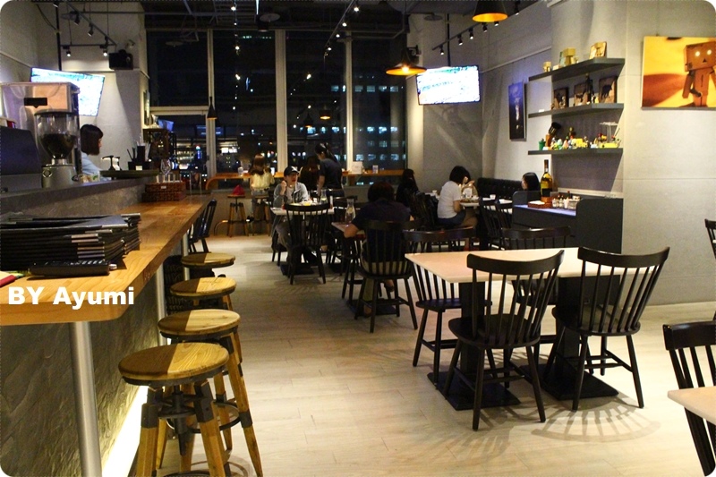 FREAKS Café & Bistro 癮客餐酒館(誠品信義店)：『愛評體驗團』FREAKS Café & Bistro 癮客餐酒館 / 誠品信義店