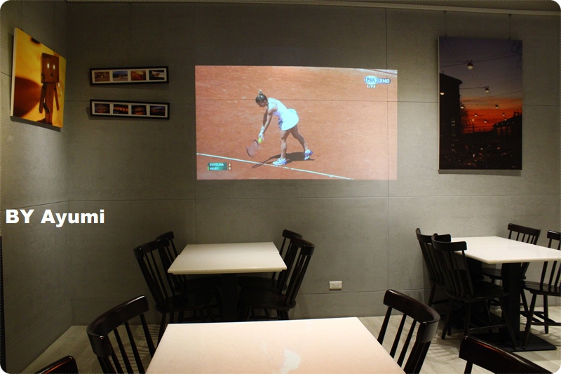 FREAKS Café & Bistro 癮客餐酒館(誠品信義店)：『愛評體驗團』FREAKS Café & Bistro 癮客餐酒館 / 誠品信義店