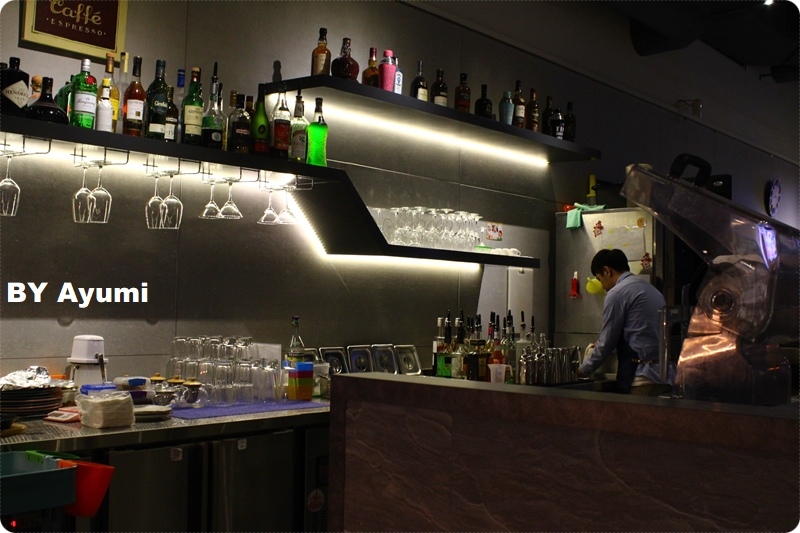 FREAKS Café & Bistro 癮客餐酒館(誠品信義店)：『愛評體驗團』FREAKS Café & Bistro 癮客餐酒館 / 誠品信義店