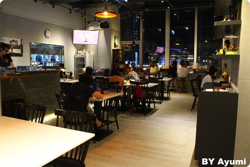 FREAKS Café & Bistro 癮客餐酒館(誠品信義店)：『愛評體驗團』FREAKS Café & Bistro 癮客餐酒館 / 誠品信義店