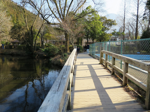 湯布院湯の坪街道(由布見通)：金麟湖 の   ..午后散策