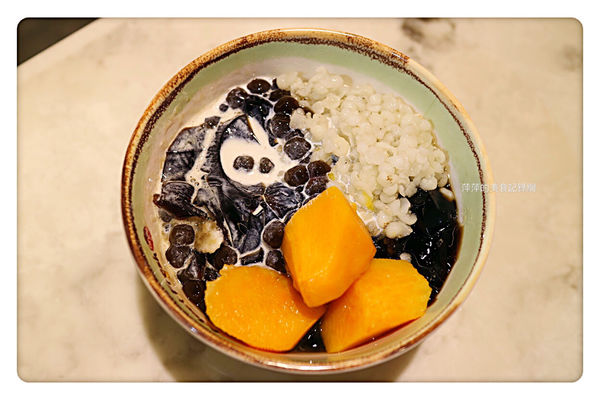 【台北美食】鮮芋仙精緻甜品專賣店 台北忠孝旗艦店 ~ 東區冰品推薦/手工製作❤️招牌杏仁冰/仙草冰- 捷運國父紀念館站