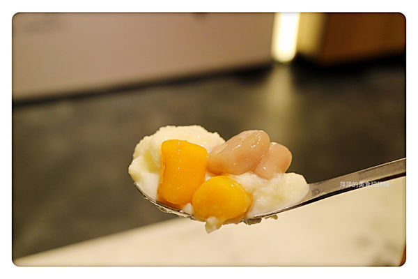 【台北美食】鮮芋仙精緻甜品專賣店 台北忠孝旗艦店 ~ 東區冰品推薦/手工製作❤️招牌杏仁冰/仙草冰- 捷運國父紀念館站