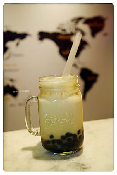 【台北美食】鮮芋仙精緻甜品專賣店 台北忠孝旗艦店 ~ 東區冰品推薦/手工製作❤️招牌杏仁冰/仙草冰- 捷運國父紀念館站