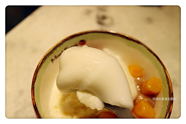 【台北美食】鮮芋仙精緻甜品專賣店 台北忠孝旗艦店 ~ 東區冰品推薦/手工製作❤️招牌杏仁冰/仙草冰- 捷運國父紀念館站