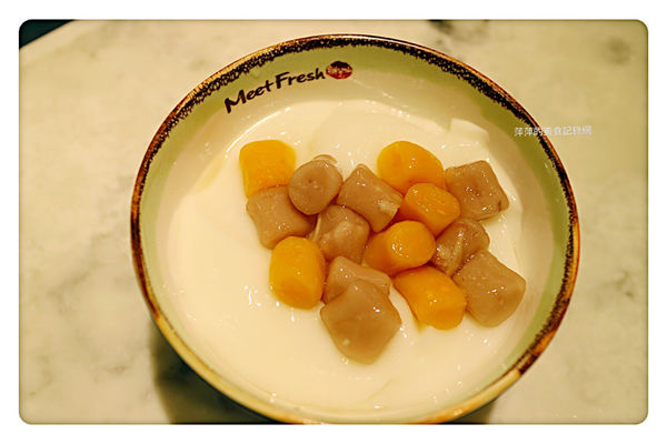 【台北美食】鮮芋仙精緻甜品專賣店 台北忠孝旗艦店 ~ 東區冰品推薦/手工製作❤️招牌杏仁冰/仙草冰- 捷運國父紀念館站