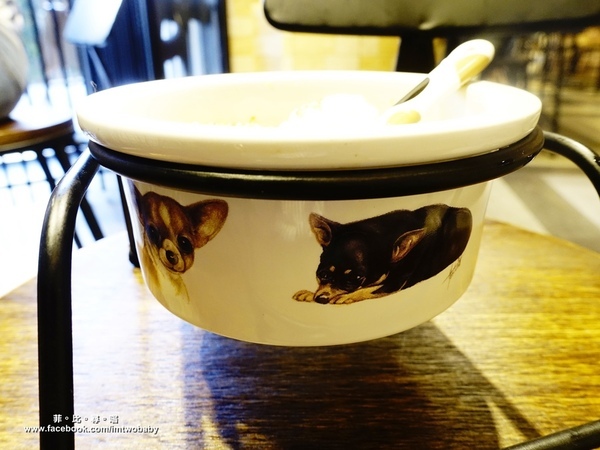 Dog Boss 寵物友善餐廳:【捷運美食】Dog Boss 寵物友善餐廳 現點現作餐點用心 旺星人開心玩翻天!客製寵物蛋糕/捷運景安站