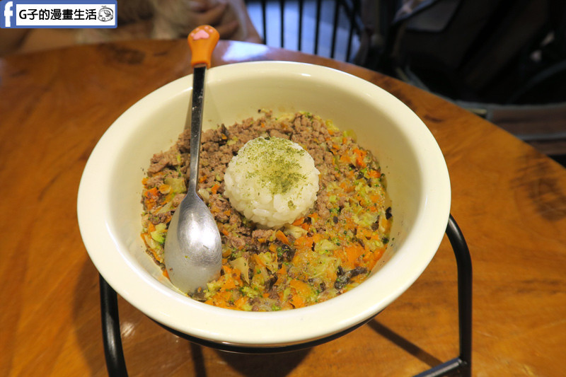 中和寵物餐廳-Dog Boss寵物友善餐廳,寵物鮮食 鮮蔬牛肉飯