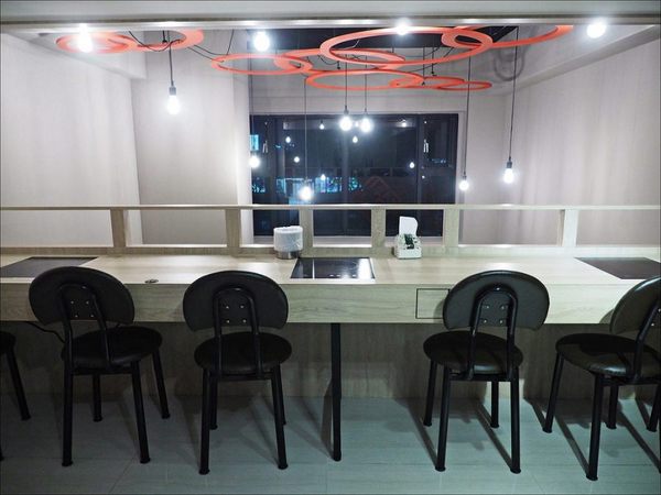 三清洞摩西年糕鍋：[台中] 三清洞摩西年糕鍋 逢甲夜市韓式料理推薦 新推出韓國辣燉雞湯鍋冬天圍爐來吃韓國辣鍋暖暖的