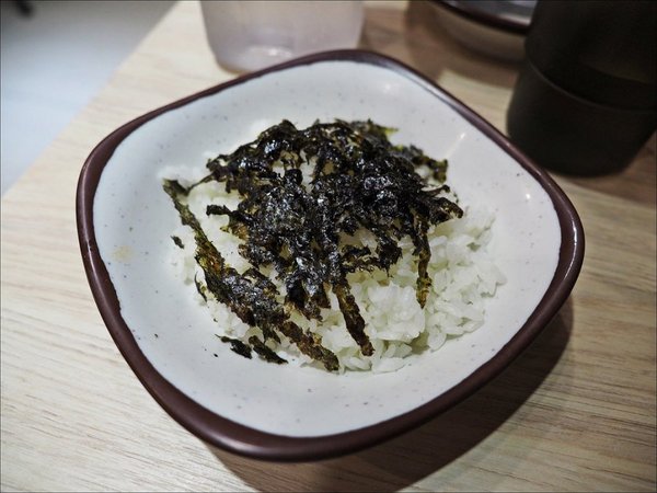 三清洞摩西年糕鍋：[台中] 三清洞摩西年糕鍋 逢甲夜市韓式料理推薦 新推出韓國辣燉雞湯鍋冬天圍爐來吃韓國辣鍋暖暖的