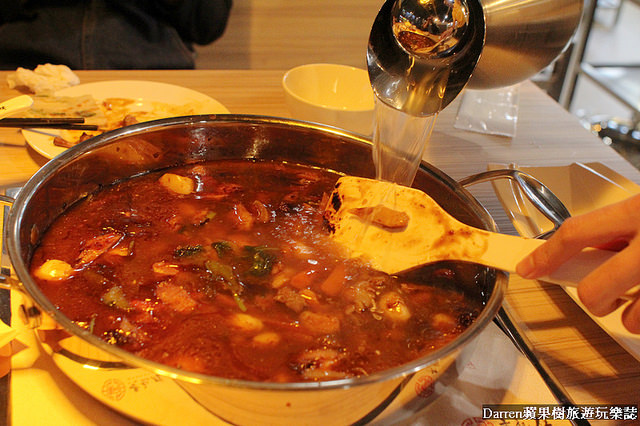 『桃園ATT筷食尚』黃記煌三汁燜鍋二號店(桃園店)★北京十大火鍋與海底撈齊名不加一滴水的鍋物/桃園站前商圈美食