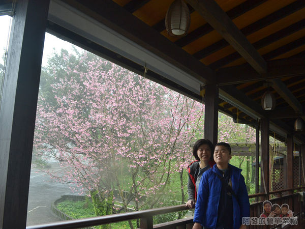 珍饌玉膳20-珍饌玉膳餐廳廊道上留影