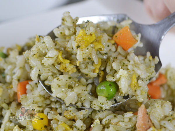 珍饌玉膳25-香椿炒飯特寫