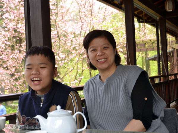 珍饌玉膳16-餐廳旁廊道上休憩