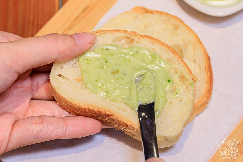 台中老字號人氣義式餐廳，隱身在巷弄之間，必點南義窯烤披薩超多口味，義大利麵份量滿滿又夠味