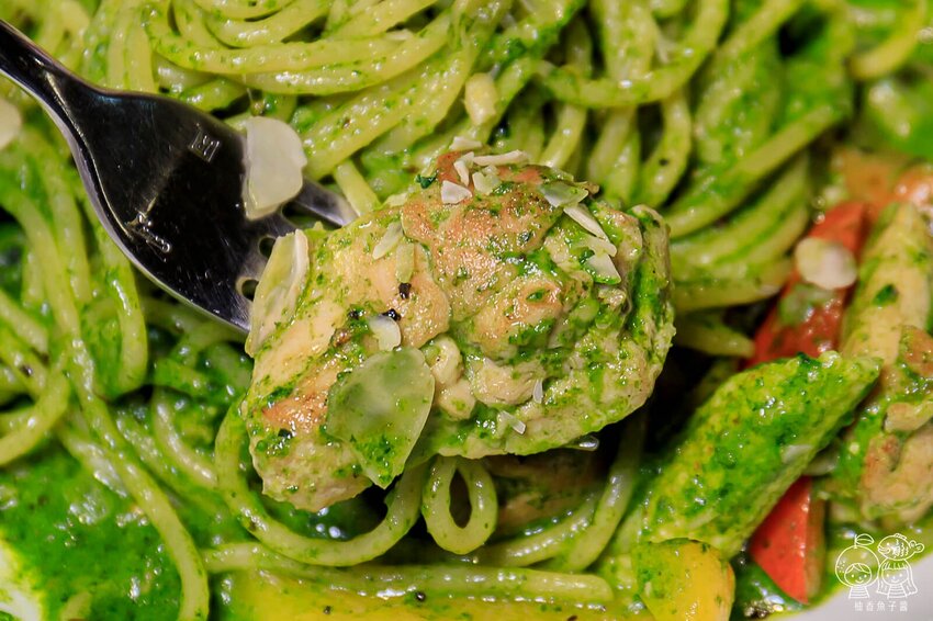 台中老字號人氣義式餐廳，隱身在巷弄之間，必點南義窯烤披薩超多口味，義大利麵份量滿滿又夠味