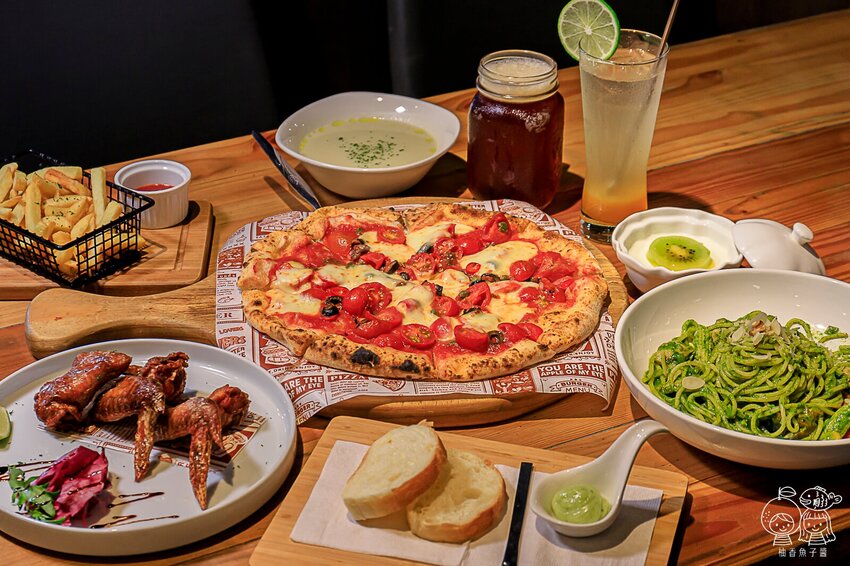 台中老字號人氣義式餐廳，隱身在巷弄之間，必點南義窯烤披薩超多口味，義大利麵份量滿滿又夠味