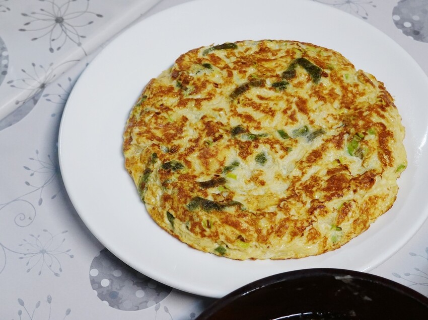 花蓮吉安—兩津農莊食堂｜山珍海味陸續上桌 滷肉飯還可無限取用｜南華國小