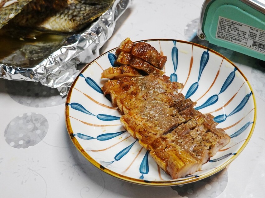 花蓮吉安—兩津農莊食堂｜山珍海味陸續上桌 滷肉飯還可無限取用｜南華國小