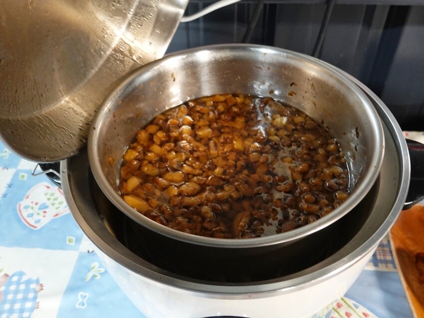 花蓮吉安—兩津農莊食堂｜山珍海味陸續上桌 滷肉飯還可無限取用｜南華國小