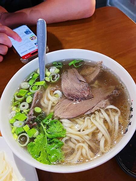 [台北小吃]文山區木柵站「江記水盆羊肉」超特別的地道陝西風味