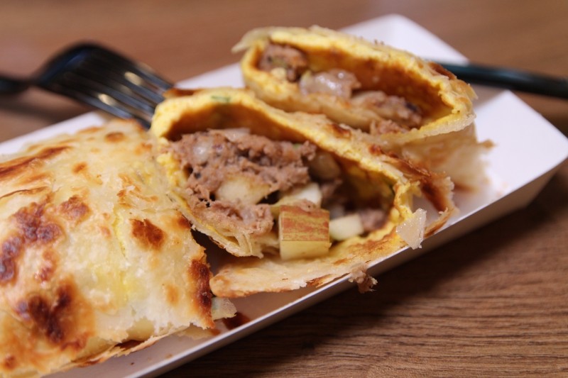 [台北]南京復興早餐下午茶點心推薦 長勝君捲蛋餅 超人氣酥脆30cm你吃過嗎？