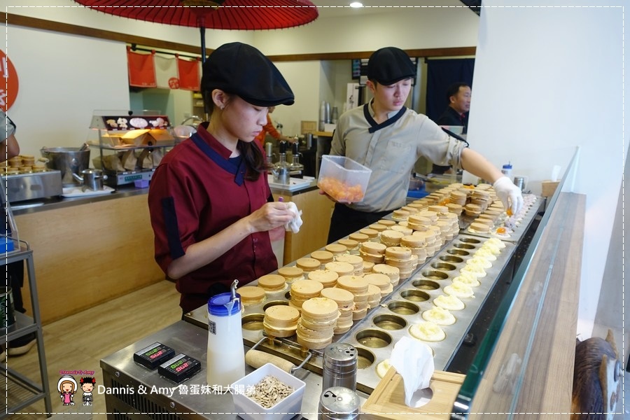  20170312《台中下午茶分享》大判燒=紅豆餅。推薦好好吃的鹹蛋黃芋頭口味｜台中網路爆排隊美食（影片） (16).jpg