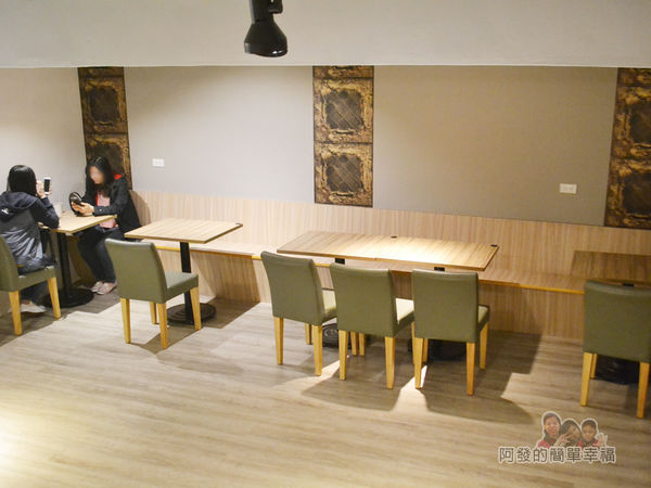 餓哥早午餐07-B1用餐區