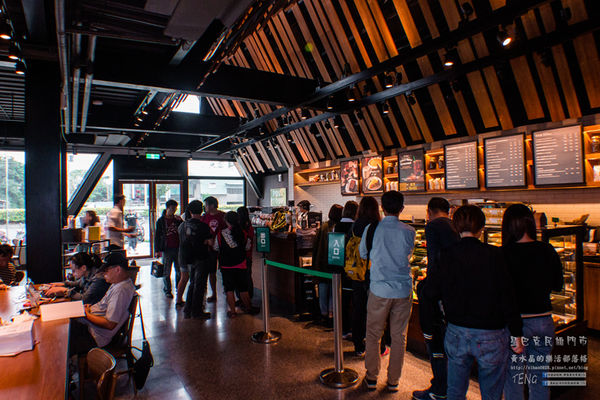 星巴克民雄門市|嘉義縣民雄鄉新興景點；IG超熱門打卡景點；看似教堂風格且有免費停車場及方便得來速(嘉義美食）。