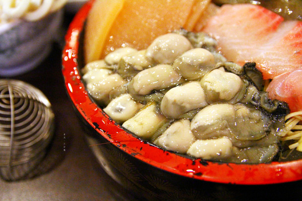 梅庭鮮味鍋：【桃園龜山區。火鍋】梅庭鮮味鍋 看似簡單普通，但是CP值超高，食材又新鮮 桃園機場捷運A8長庚醫院站