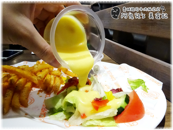 ∥台北信義∥Campus Cafe / 信義店- Commune A7(體驗團)．貨櫃屋市集內的美式餐館，夜晚用餐燈光美氣氛佳＊台北101/世貿