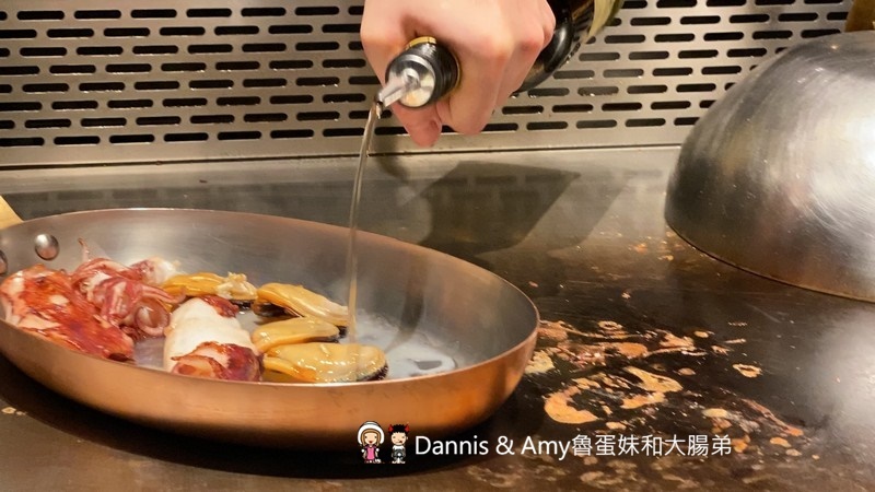 《竹北約會餐廳推薦》夏慕尼鐵板燒秋冬新菜色分享。夢幻和牛料理。火焰熔岩起司牛排~網路票選最適合約會餐廳。聖誕節跨年夜來這就對了︱(影片) 《竹北約會餐廳推薦》夏慕尼鐵板燒秋冬新菜色分享。夢幻和牛料理。火焰熔岩起司牛排~網路票選最適合約會餐廳。聖誕節跨年夜來這就對了︱(影片)