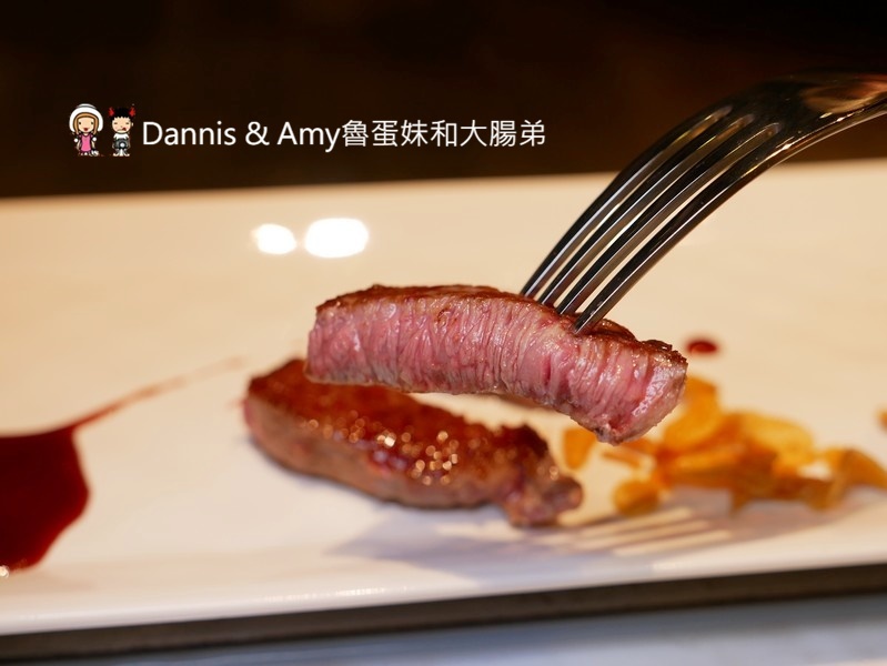 《竹北約會餐廳推薦》夏慕尼鐵板燒秋冬新菜色分享。夢幻和牛料理。火焰熔岩起司牛排~網路票選最適合約會餐廳。聖誕節跨年夜來這就對了︱(影片) 《竹北約會餐廳推薦》夏慕尼鐵板燒秋冬新菜色分享。夢幻和牛料理。火焰熔岩起司牛排~網路票選最適合約會餐廳。聖誕節跨年夜來這就對了︱(影片)