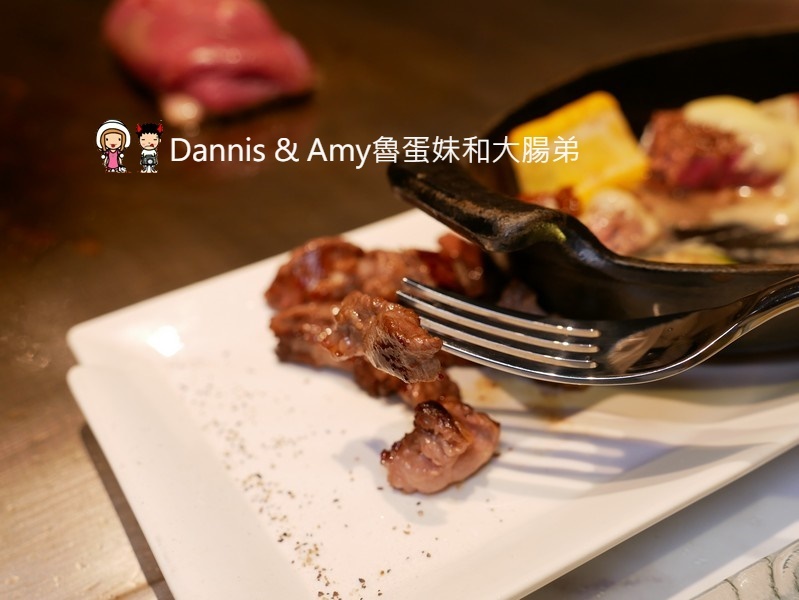 《竹北約會餐廳推薦》夏慕尼鐵板燒秋冬新菜色分享。夢幻和牛料理。火焰熔岩起司牛排~網路票選最適合約會餐廳。聖誕節跨年夜來這就對了︱(影片) 《竹北約會餐廳推薦》夏慕尼鐵板燒秋冬新菜色分享。夢幻和牛料理。火焰熔岩起司牛排~網路票選最適合約會餐廳。聖誕節跨年夜來這就對了︱(影片)