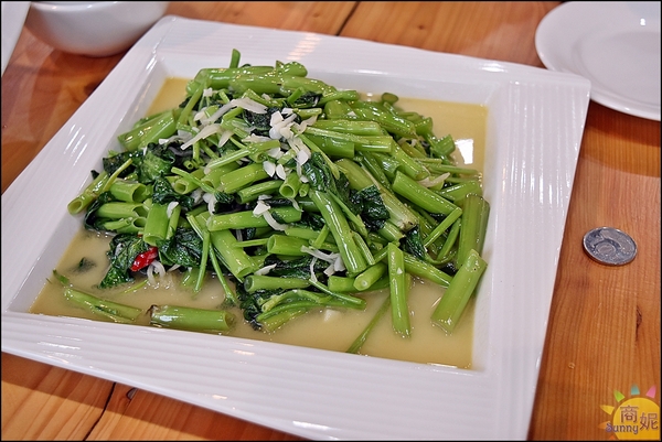 天下奇雞：大坑平價台菜餐廳。天下奇雞二訪。別以為到烤雞店只能吃烤雞，超過50道精緻台菜道道驚喜!@商妮吃喝遊樂