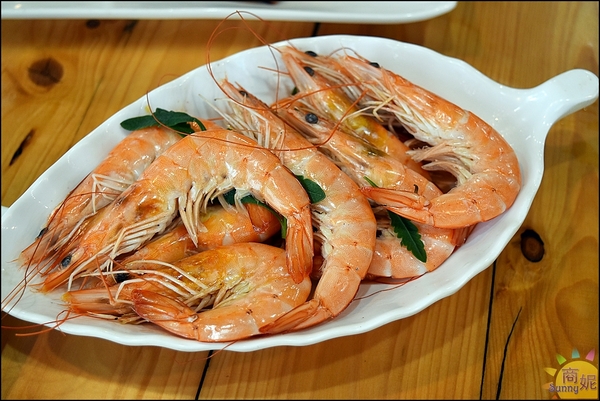 天下奇雞：大坑平價台菜餐廳。天下奇雞二訪。別以為到烤雞店只能吃烤雞，超過50道精緻台菜道道驚喜!@商妮吃喝遊樂