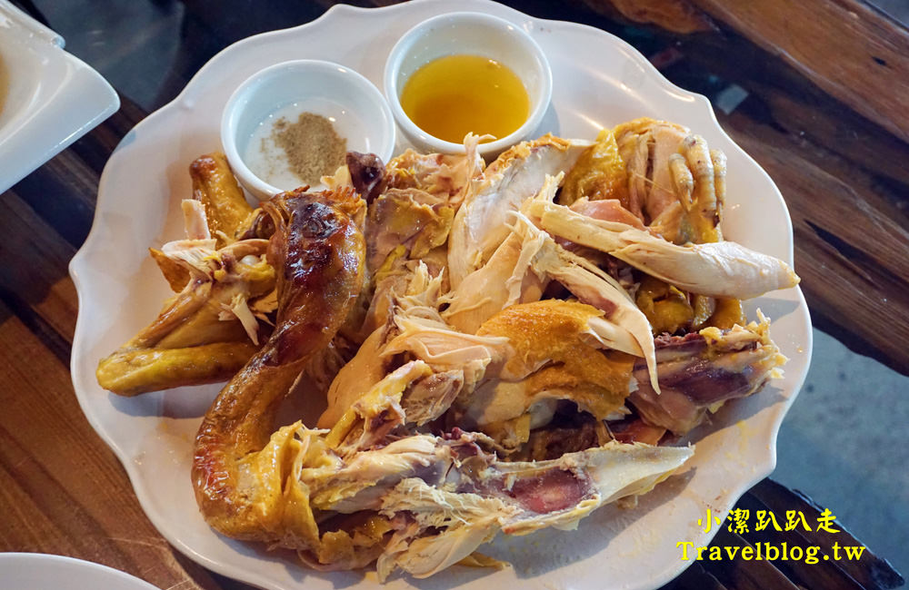 台中美食》大坑必吃甕缸烤雞:天下奇雞,宛如置身於高格調的檜木博物館!灶烤黃金雞酥脆多汁,價格平價又美味,近蝴蝶橋、新都生態公園 - 小潔趴趴走(台灣旅遊)