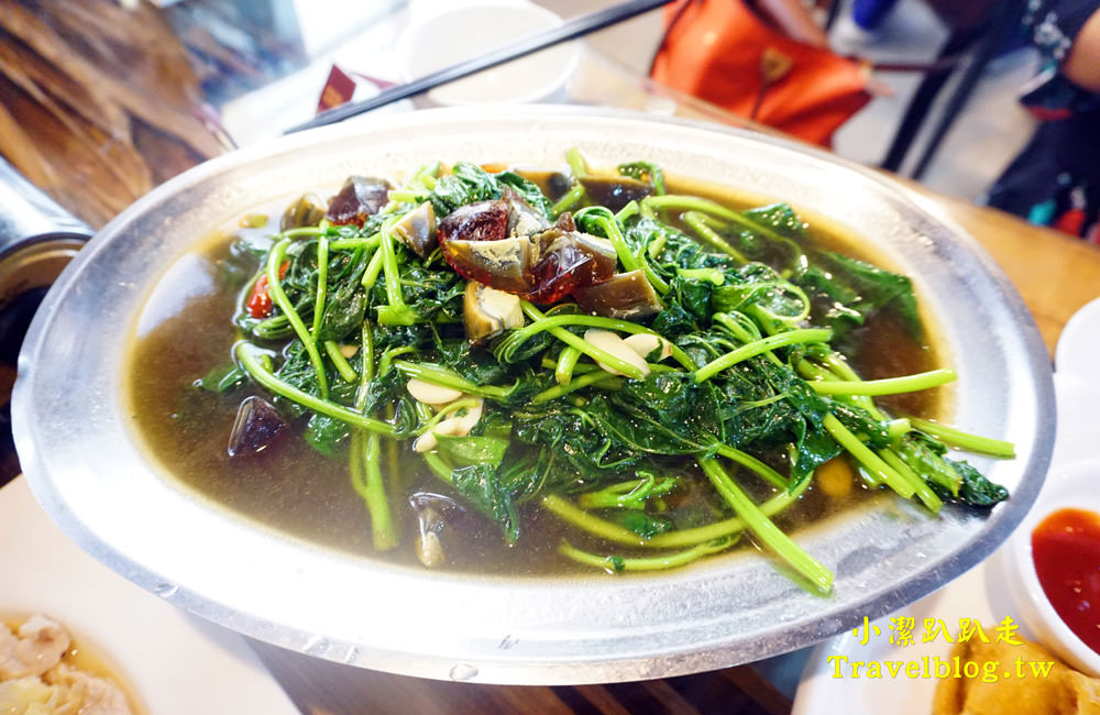 台中美食》大坑必吃甕缸烤雞:天下奇雞,宛如置身於高格調的檜木博物館!灶烤黃金雞酥脆多汁,價格平價又美味,近蝴蝶橋、新都生態公園 - 小潔趴趴走(台灣旅遊)