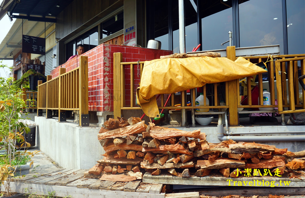 台中美食》大坑必吃甕缸烤雞:天下奇雞,宛如置身於高格調的檜木博物館!灶烤黃金雞酥脆多汁,價格平價又美味,近蝴蝶橋、新都生態公園 - 小潔趴趴走(台灣旅遊)