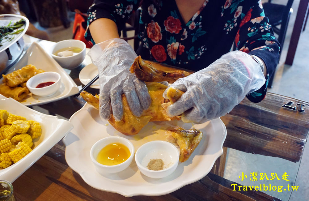 台中美食》大坑必吃甕缸烤雞:天下奇雞,宛如置身於高格調的檜木博物館!灶烤黃金雞酥脆多汁,價格平價又美味,近蝴蝶橋、新都生態公園 - 小潔趴趴走(台灣旅遊)