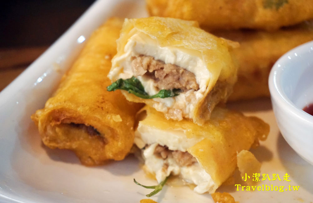 台中美食》大坑必吃甕缸烤雞:天下奇雞,宛如置身於高格調的檜木博物館!灶烤黃金雞酥脆多汁,價格平價又美味,近蝴蝶橋、新都生態公園 - 小潔趴趴走(台灣旅遊)