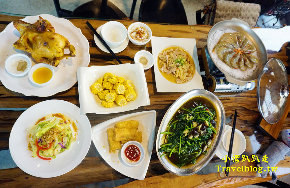 台中美食》大坑必吃甕缸烤雞:天下奇雞,宛如置身於高格調的檜木博物館!灶烤黃金雞酥脆多汁,價格平價又美味,近蝴蝶橋、新都生態公園 - 小潔趴趴走(台灣旅遊)