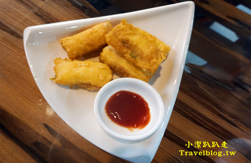 台中美食》大坑必吃甕缸烤雞:天下奇雞,宛如置身於高格調的檜木博物館!灶烤黃金雞酥脆多汁,價格平價又美味,近蝴蝶橋、新都生態公園 - 小潔趴趴走(台灣旅遊)