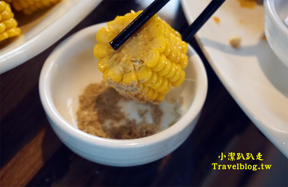 台中美食》大坑必吃甕缸烤雞:天下奇雞,宛如置身於高格調的檜木博物館!灶烤黃金雞酥脆多汁,價格平價又美味,近蝴蝶橋、新都生態公園 - 小潔趴趴走(台灣旅遊)