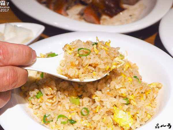 品八方燒鵝手作料理：品八方燒鵝，明爐燒鵝，肉汁香甜帶著炭香