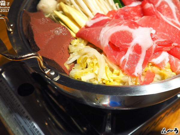 品八方燒鵝手作料理：品八方燒鵝，明爐燒鵝，肉汁香甜帶著炭香