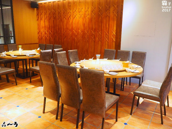 品八方燒鵝手作料理：品八方燒鵝，明爐燒鵝，肉汁香甜帶著炭香