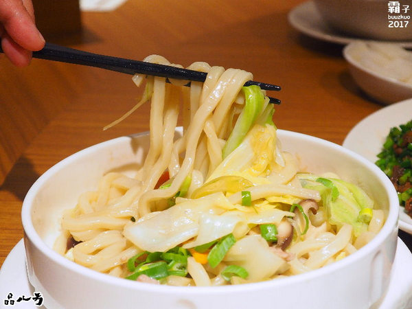 品八方燒鵝手作料理：品八方燒鵝，明爐燒鵝，肉汁香甜帶著炭香